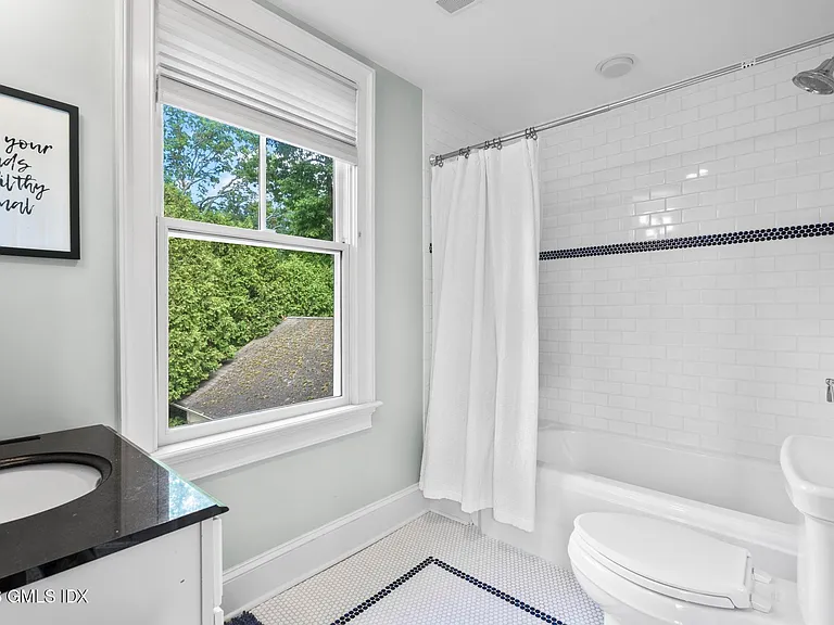 8 Highview Ave — Photo 32