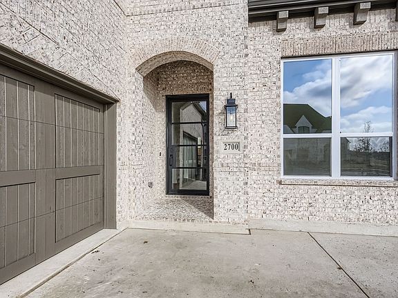 3rd image of 2700 Prestonshire Ln