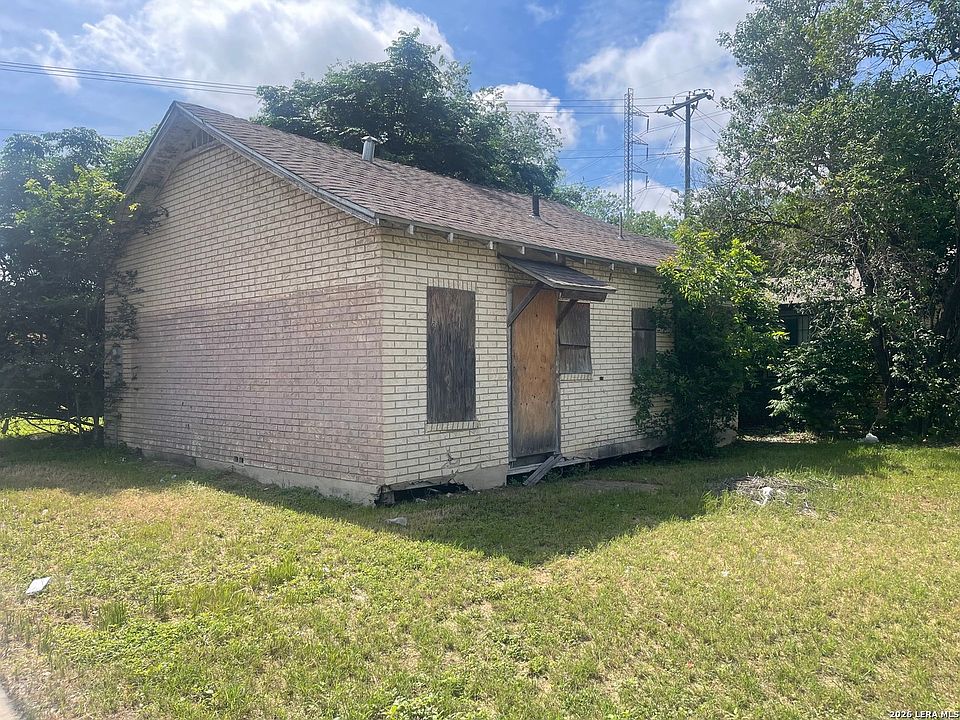 2nd image of 2411 S ZARZAMORA ST