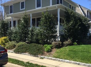 41 Landing Rd, Glen Cove, NY 11542