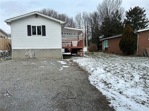 3rd image of 209 E 4th Ave