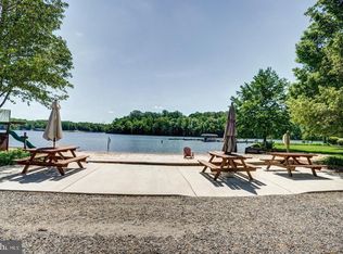 105 Lois Ln, Bumpass, VA 23024