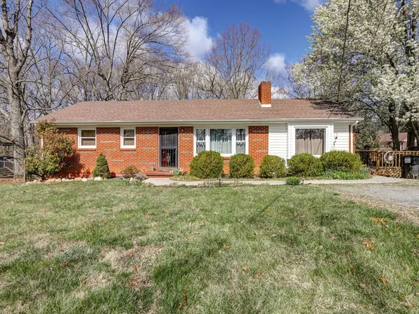 75 Hydaway Dr, Forest, VA 24551