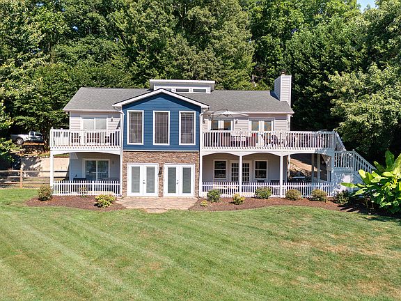 5th image of 125 Waters Edge Ct