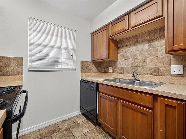 4796 Tangerine Ave #4796 — Photo 13