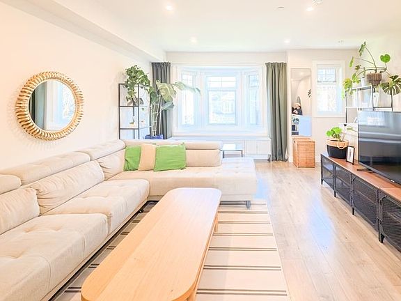 4th image of 189 Wood St #23