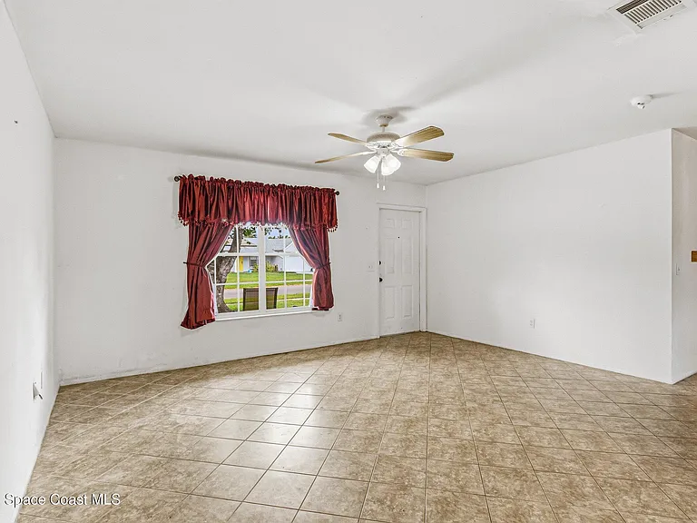 1265 Ethel Cir NE — Photo 8