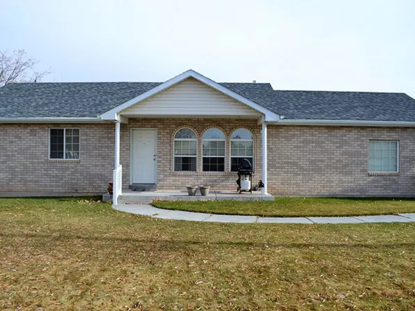 2495 S Ammon Rd APT 1, Ammon, ID 83406