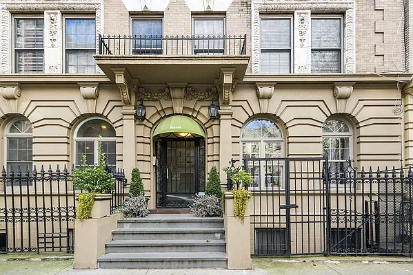 Sold by Compass | media 11