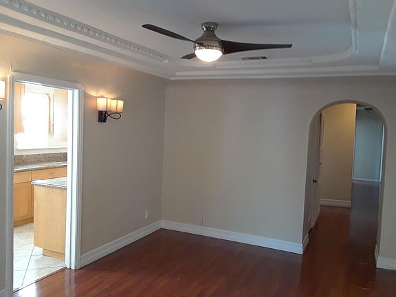 3rd image of 910 S Wooster St #910