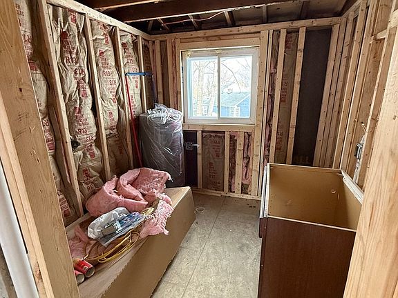 5th image of 26300 N Maple Ave