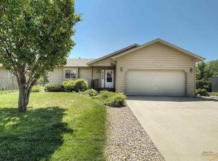 5256 Basswood St, Rapid City, SD 57703