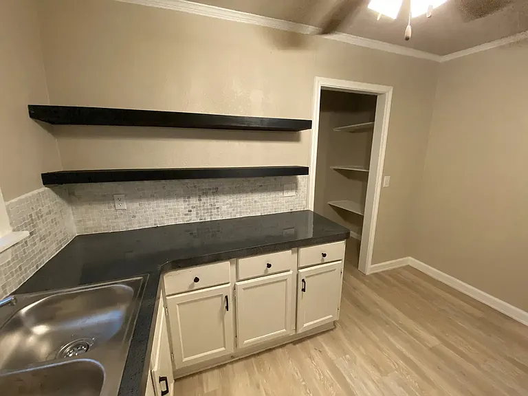 4307 Valview Dr — Photo 5
