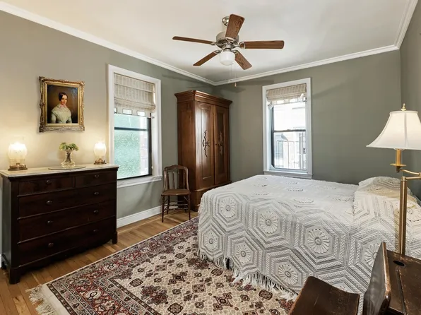 315 East 80th Street image 4 of 5