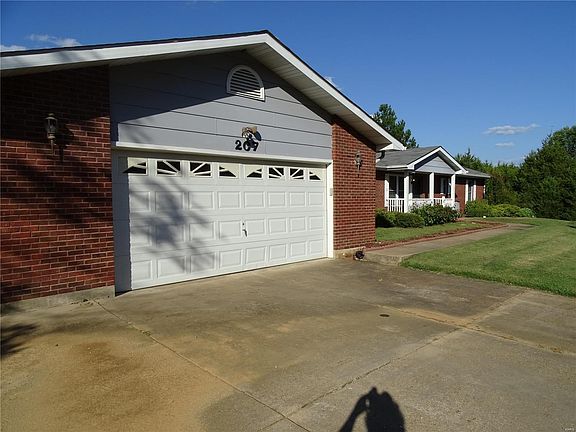 5th image of 207 McClain Dr