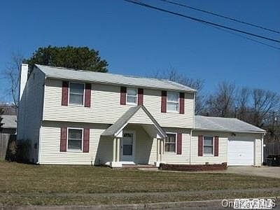1st image of 28 N Stonehurst Circle