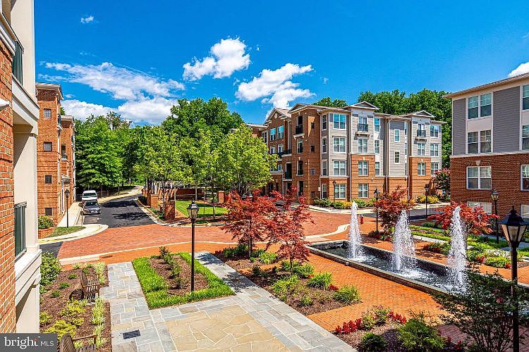 1st image of 2905 Saintsbury Plz APT 211