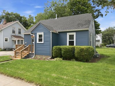 241 N Lord Ave, Carpentersville, IL, 60110