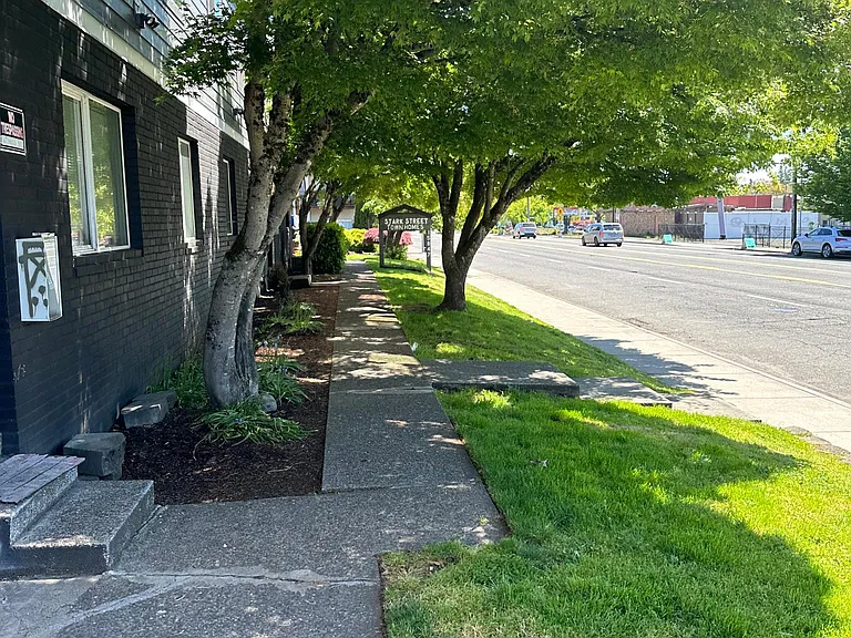 Stark Street Townhomes — Photo 13