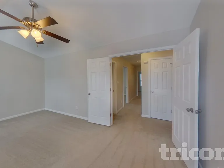 4504 Valendra Dr — Photo 7