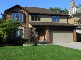 1395 Whittier Rd, Grosse Pointe, MI 48230