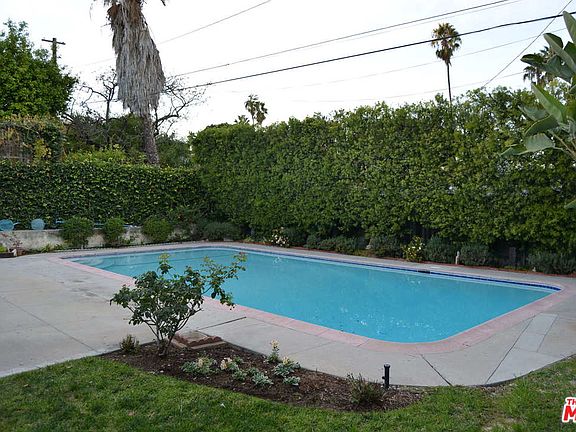 2nd image of 5913 Blairstone Dr
