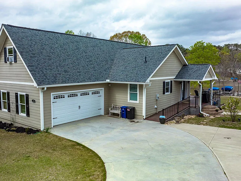 218 Long Island Dr — Photo 40