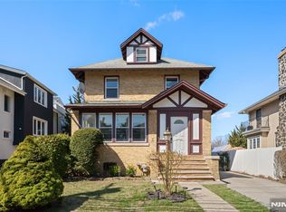 1097 Anderson Ave, Fort Lee, NJ 07024