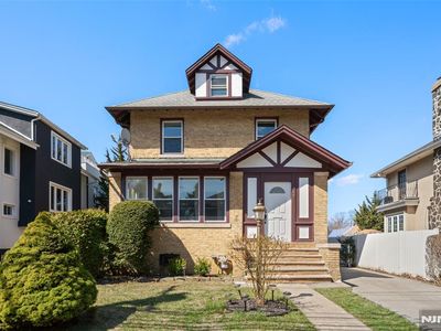 1097 Anderson Ave, Fort Lee, NJ, 07024