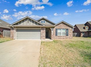 1331 W Burnham Ave, Sapulpa, OK 74066