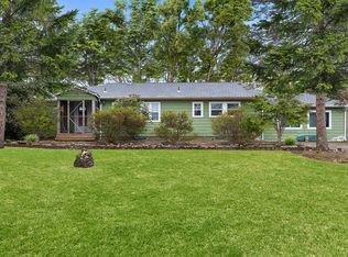 28 Pine Tree Rd, Southampton, NY 11968