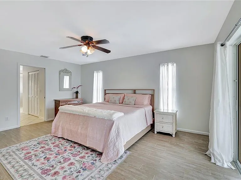 5859 Westbourgh Ct — Photo 12