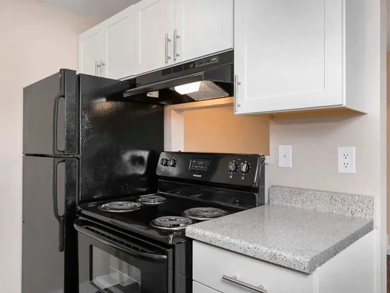 The Heights At Sheridan (Bayview Apts) — Photo 7