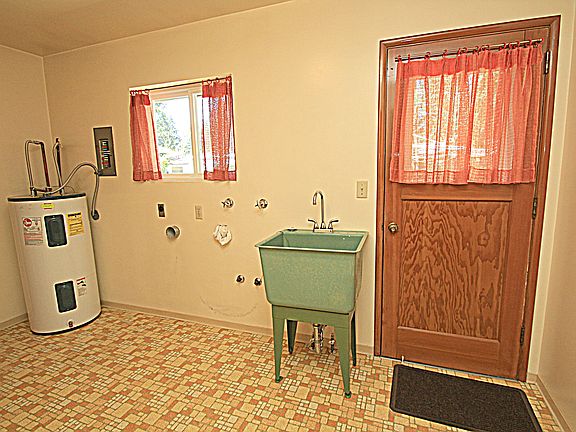 Separate Utility Room