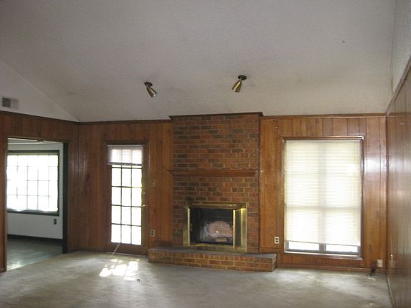 2nd image of 6531 Red Birch Dr