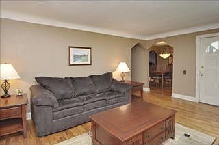 4th image of 603 Montrose Ave