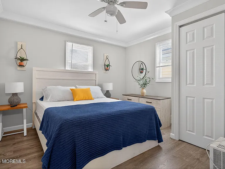 32 Franklin Ave — Photo 45