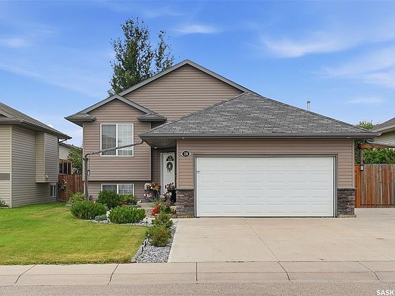 2nd image of 110 Bennion CRESCENT
