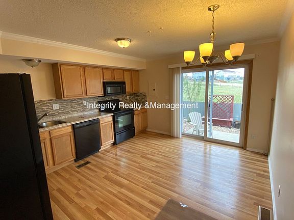 5th image of 2088 Oakcrest Cir