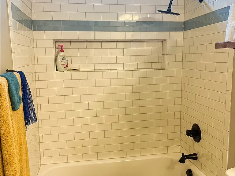 233 Fairfax Dr — Photo 7