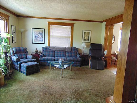 3rd image of 220 Falconer St