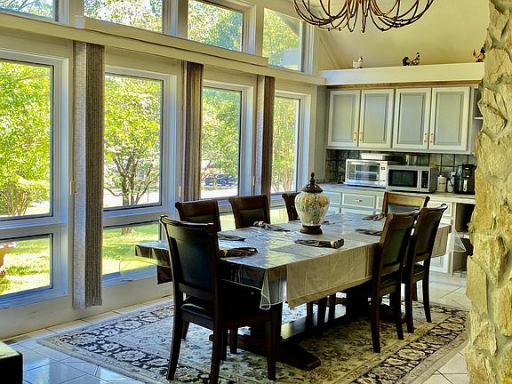 4th image of 108 Camden Dr #3