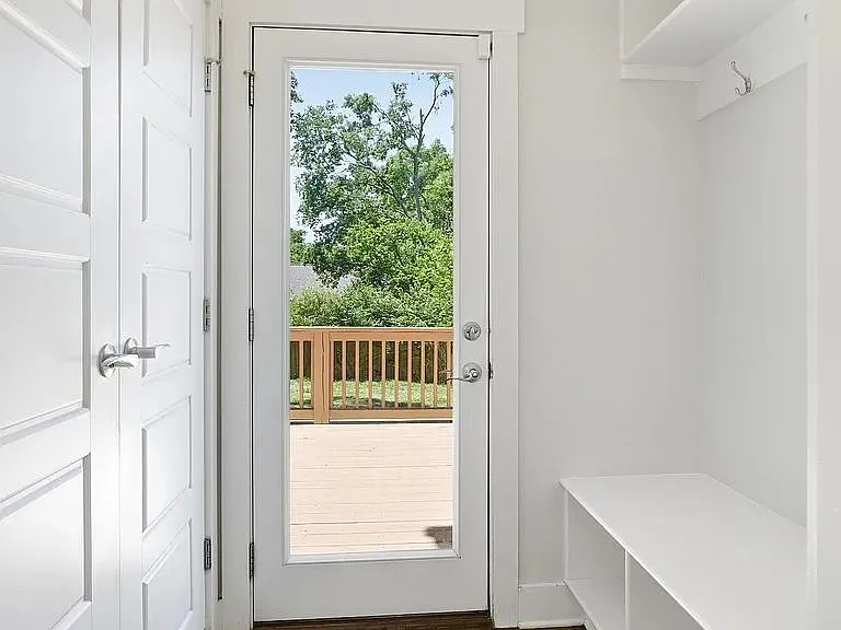 1224 Bessie Ave — Photo 9