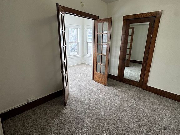 4th image of 1127 4th Ave N #1-6