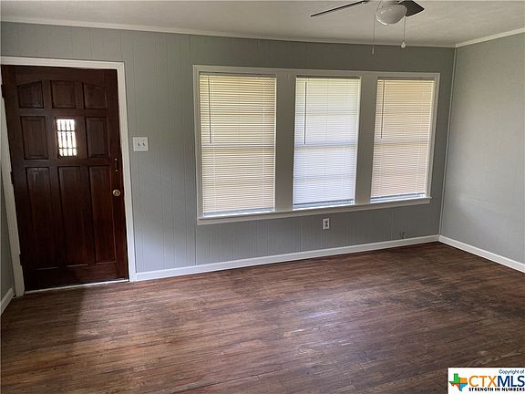 3rd image of 408 S Texana St