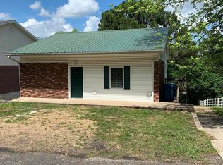 915 E Benton St, Linn, MO 65051