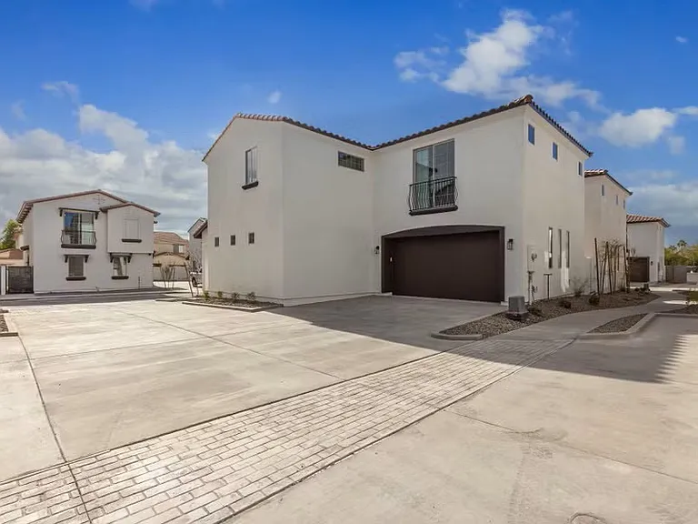 7621 E University Dr #108 — Photo 5