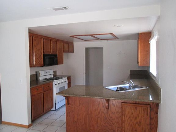 5th image of 2667 Alegre Ave