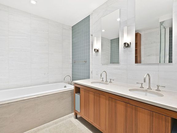 4th image of 300 E 55th St APT 21C