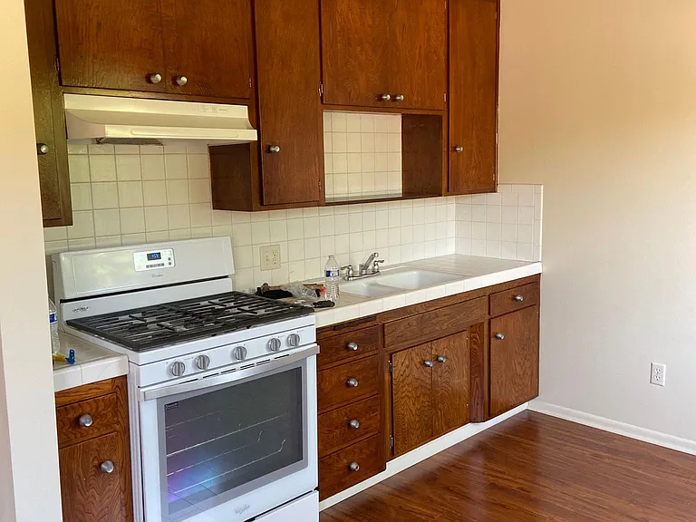 1855 Yosemite Dr #6 — Photo 9
